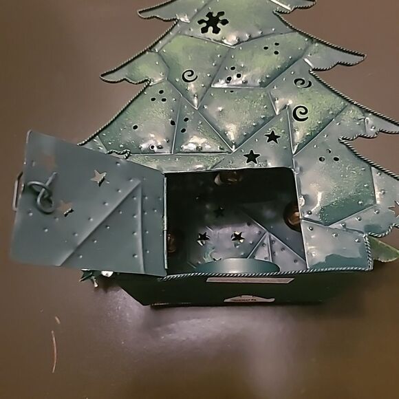 Hanging Christmas Candle Holder - Picture 8 of 11